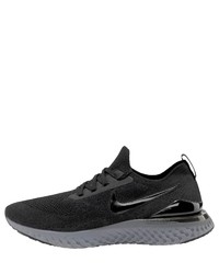 schwarze Sportschuhe von Nike