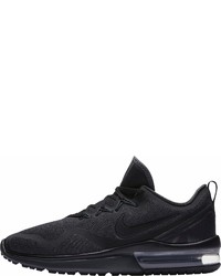 schwarze Sportschuhe von Nike