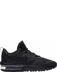 schwarze Sportschuhe von Nike