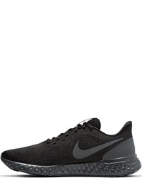 schwarze Sportschuhe von Nike