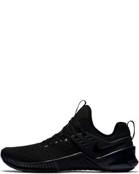 schwarze Sportschuhe von Nike