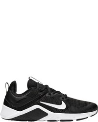 schwarze Sportschuhe von Nike