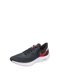 schwarze Sportschuhe von Nike