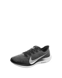 schwarze Sportschuhe von Nike