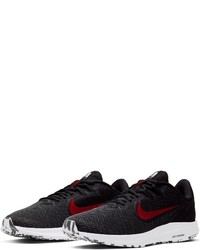 schwarze Sportschuhe von Nike