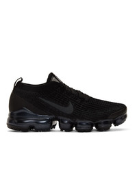 schwarze Sportschuhe von Nike