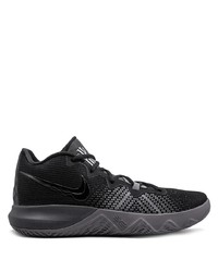 schwarze Sportschuhe von Nike