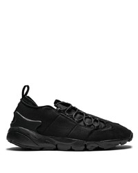 schwarze Sportschuhe von Nike