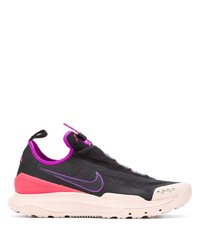 schwarze Sportschuhe von Nike