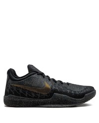 schwarze Sportschuhe von Nike