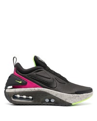 schwarze Sportschuhe von Nike