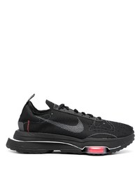 schwarze Sportschuhe von Nike