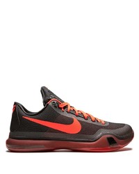 schwarze Sportschuhe von Nike