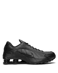 schwarze Sportschuhe von Nike