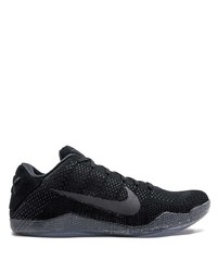 schwarze Sportschuhe von Nike