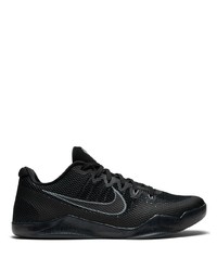 schwarze Sportschuhe von Nike