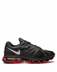 schwarze Sportschuhe von Nike