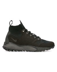 schwarze Sportschuhe von Nike