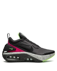 schwarze Sportschuhe von Nike