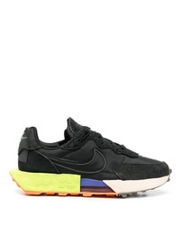 schwarze Sportschuhe von Nike