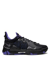 schwarze Sportschuhe von Nike