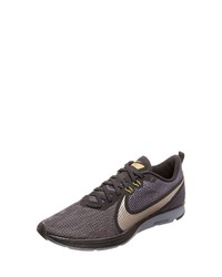 schwarze Sportschuhe von Nike