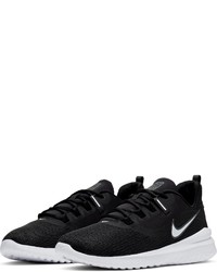 schwarze Sportschuhe von Nike