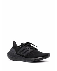 schwarze Sportschuhe von adidas