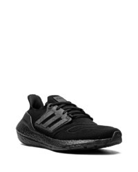 schwarze Sportschuhe von adidas