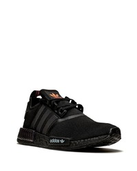 schwarze Sportschuhe von adidas