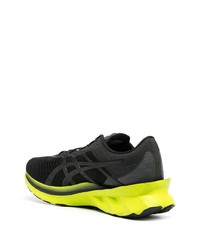 schwarze Sportschuhe von Asics