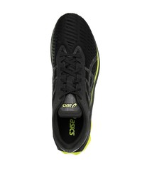 schwarze Sportschuhe von Asics