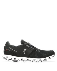 schwarze Sportschuhe von ON Running