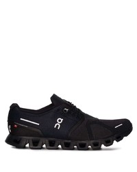 schwarze Sportschuhe von ON Running