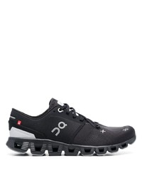 schwarze Sportschuhe von ON Running