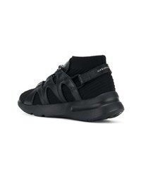 schwarze Sportschuhe von Alexander McQueen