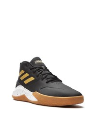 schwarze Sportschuhe von adidas