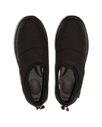 schwarze Sportschuhe von Suicoke