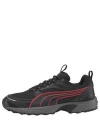 schwarze Sportschuhe von Puma