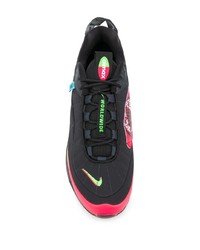 schwarze Sportschuhe von Nike