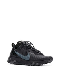 schwarze Sportschuhe von Nike