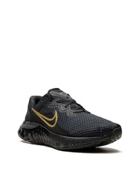 schwarze Sportschuhe von Nike