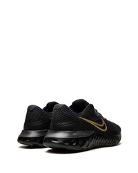 schwarze Sportschuhe von Nike