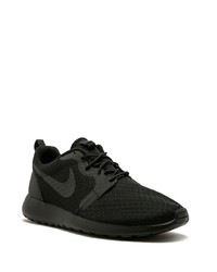 schwarze Sportschuhe von Nike