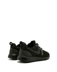 schwarze Sportschuhe von Nike