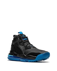 schwarze Sportschuhe von Jordan