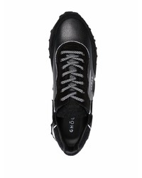 schwarze Sportschuhe von Ghoud