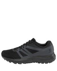 schwarze Sportschuhe von Salomon