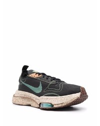 schwarze Sportschuhe von Nike