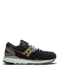 schwarze Sportschuhe von Saucony